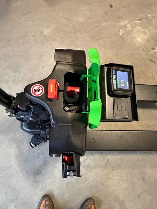 Transpaleta electrica Liza cu cantar inclus 1500kg VALLIFT