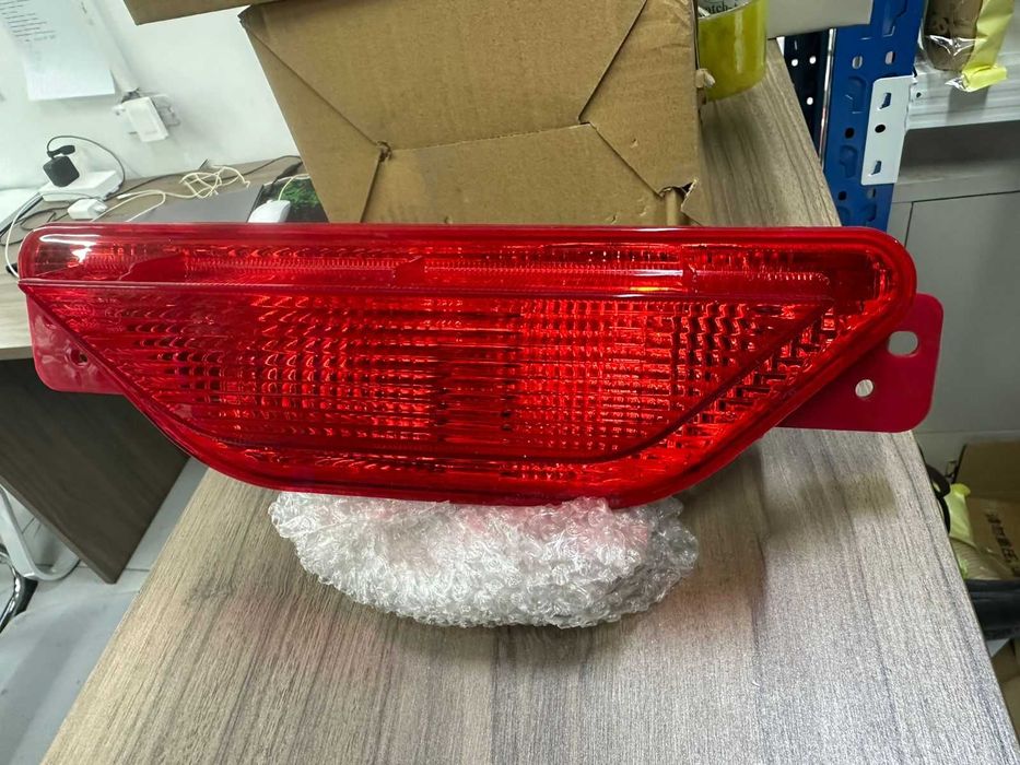 Geely Coolray задняя противотуманная фара