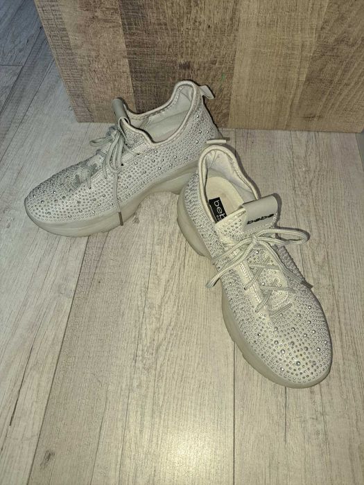 блестящи маратонки  марка BEBE