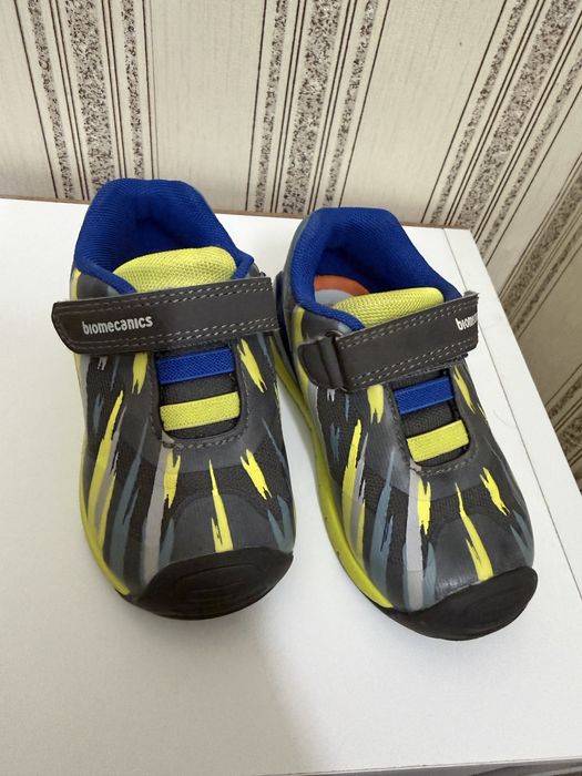 Продается детская обувь