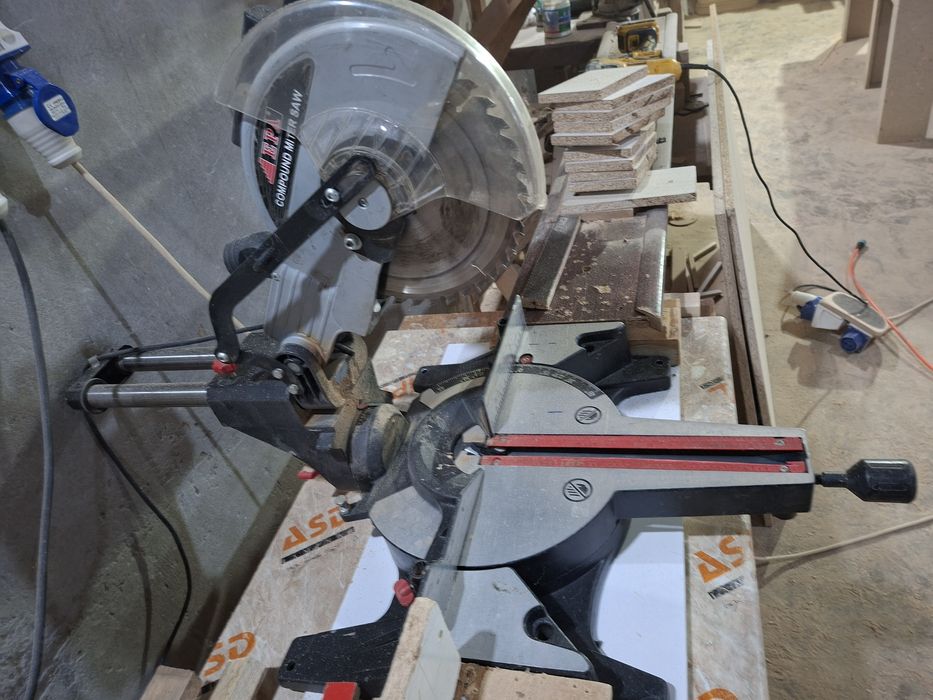 Продаеться торцовка углорез