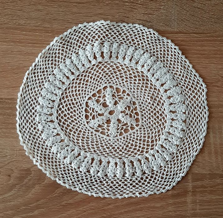 6 ръчно  изработени,автентични елемвнти ,и Автентични торбички