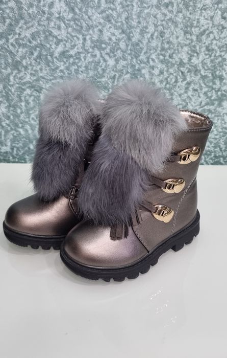 Продам новые зимние сапожки