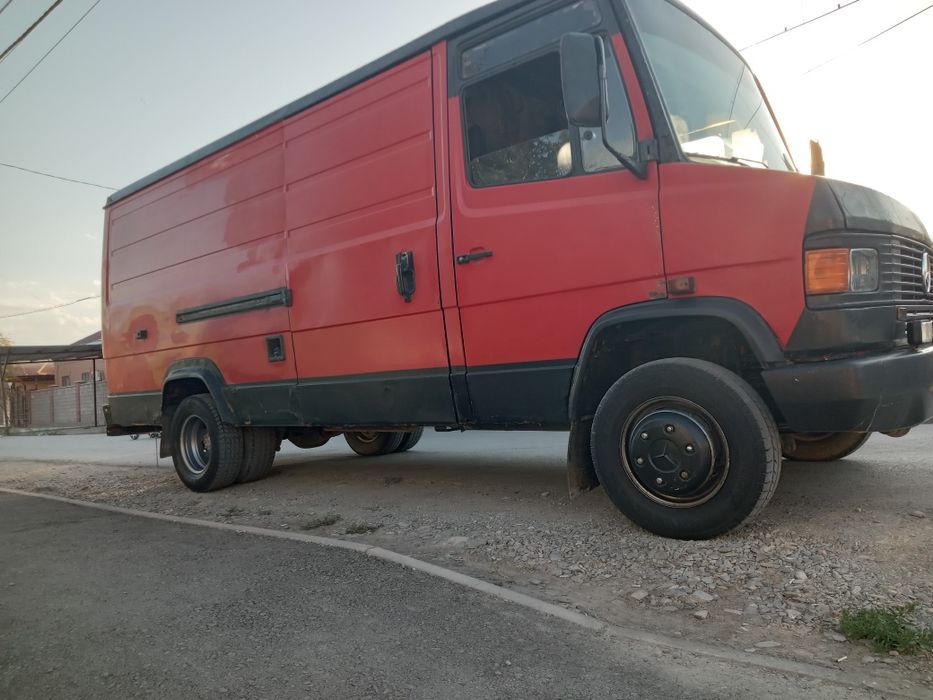 Продам мерс 711д