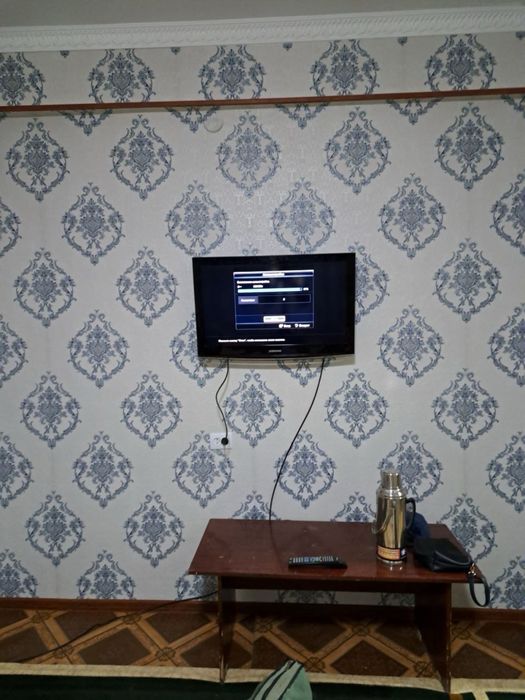 Срочно ижарага 1 хона 5- етаж лифт бор янги бозор Нарпай юлида