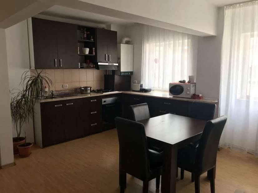 Apartament spre inchiriere zona Cetate liceul sportiv