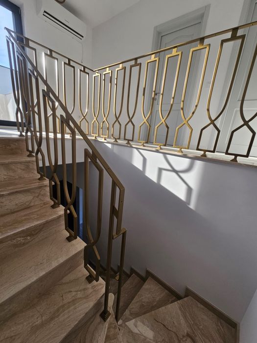 Confectionam scari metalice si balustrade