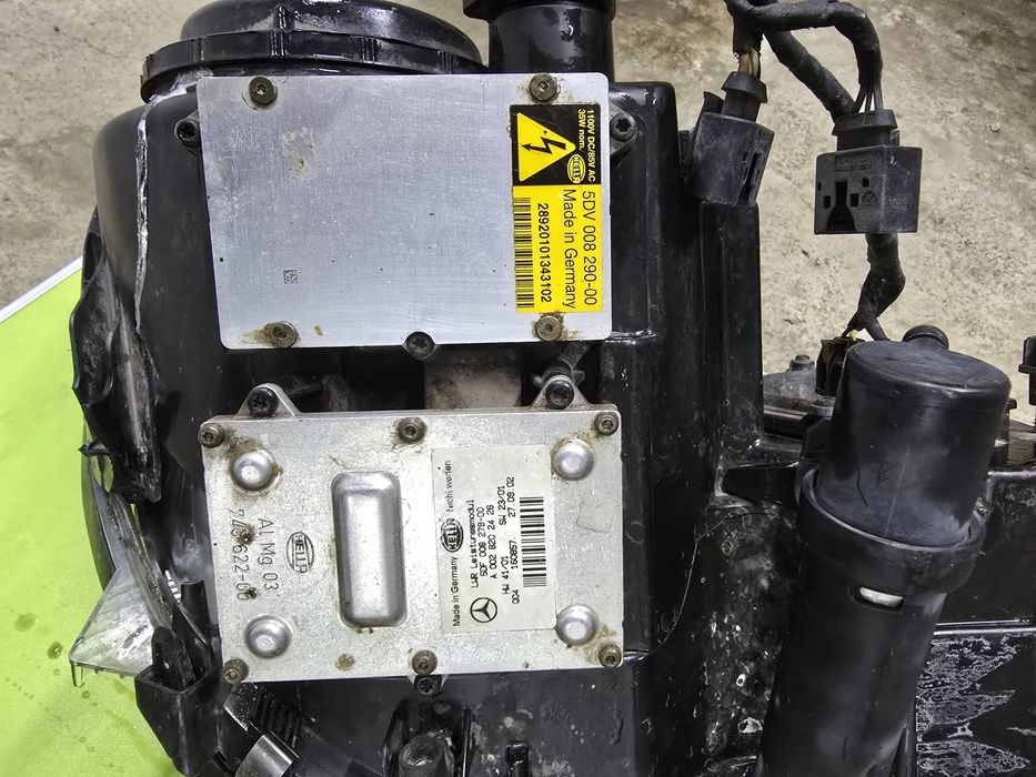 Фара на мерседес W211