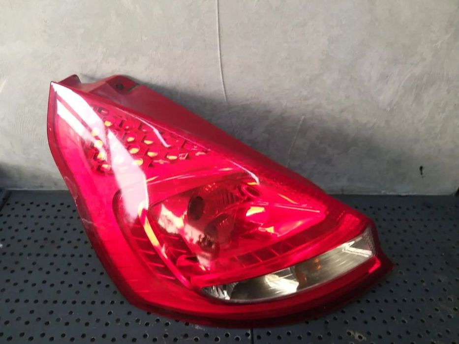 Stop tripla lampa stanga ford fiesta 6 8a6113405a