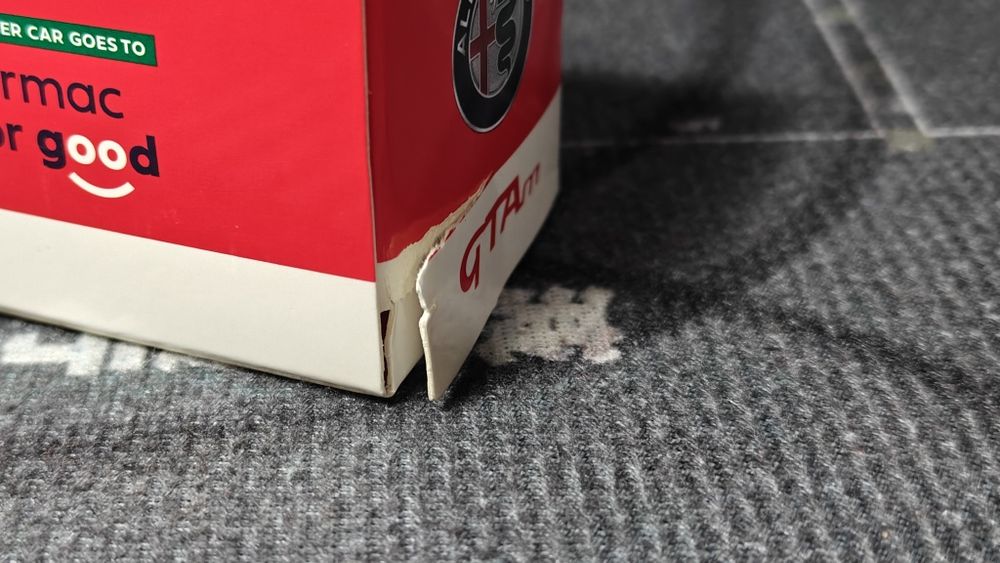 Продам hot wheels,tarmac,matchbox