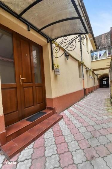 Garsoniera renovata - investitie, centru vechi - Brasov