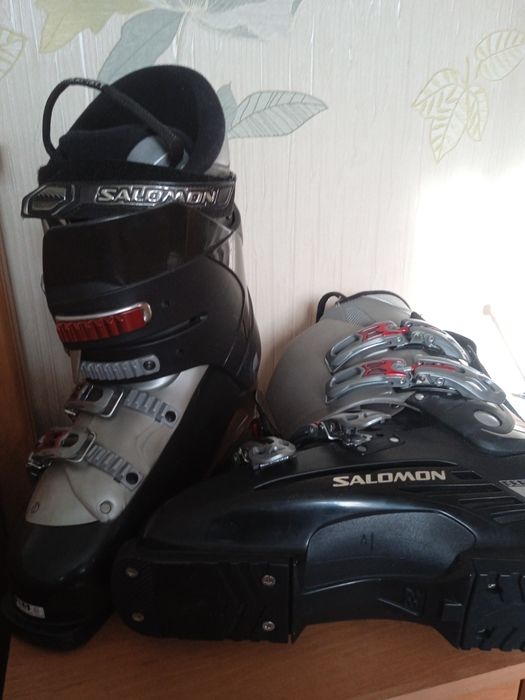 Продам горнолыжные ботинки