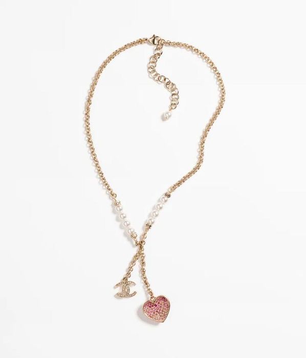 Гривна Chanel сърце