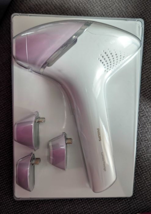 Фотоепилатор Philips Lumea Prestige BRI947