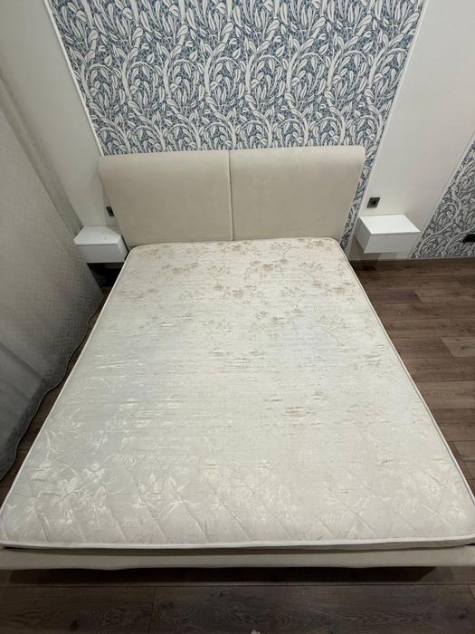 Продам матрас 220-180 б/у цена 70000.