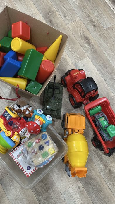 Игрушки ,все за 15.000тг
