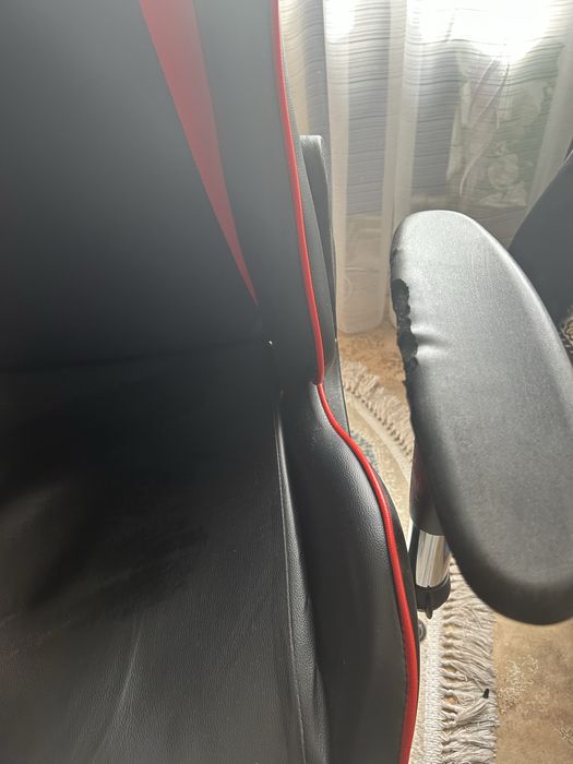 Продам старое игровое кресло