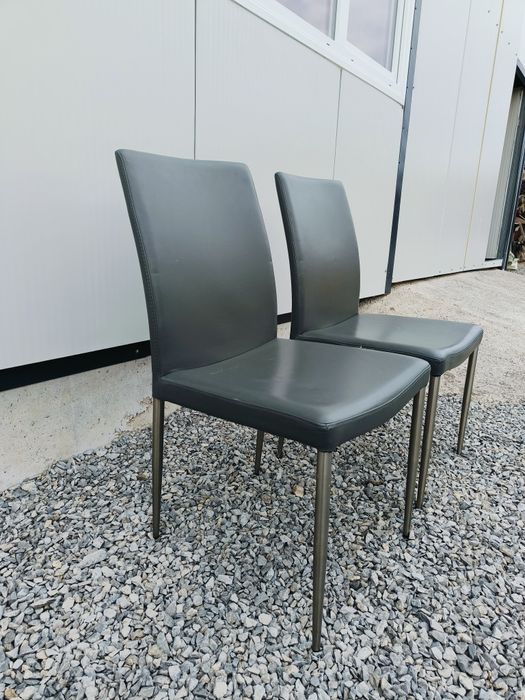 Два трапезни стола