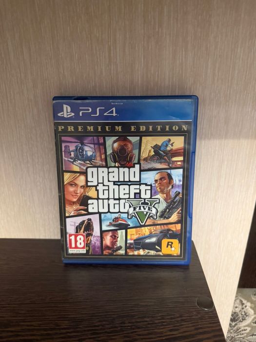 Диск GTA, PS5 контролер