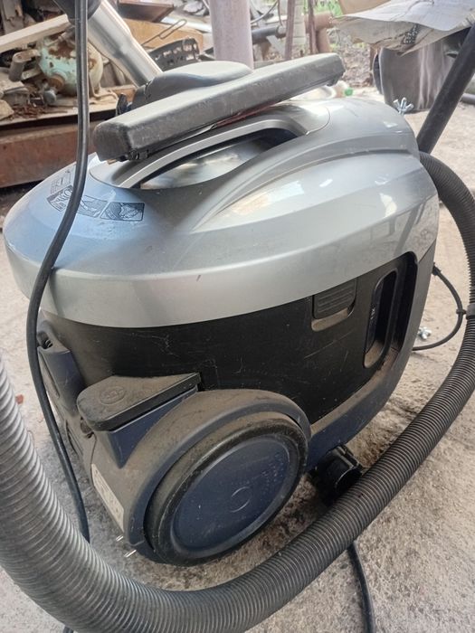 Моющий пылесос LG