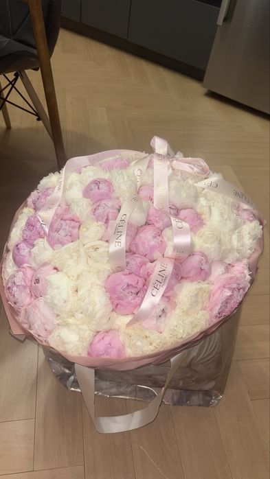 Огромный букет цветов