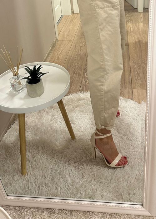 Дамски сандали на висок ток