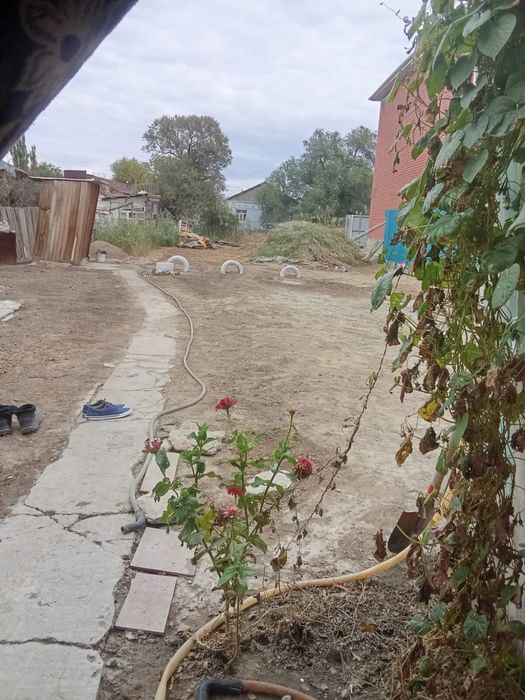 Продам дом , 4 комнаты , стяжка навес