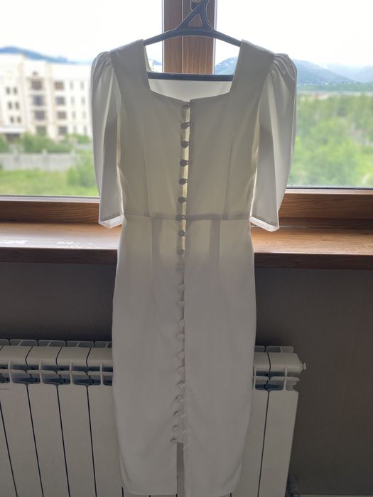 Платье белое