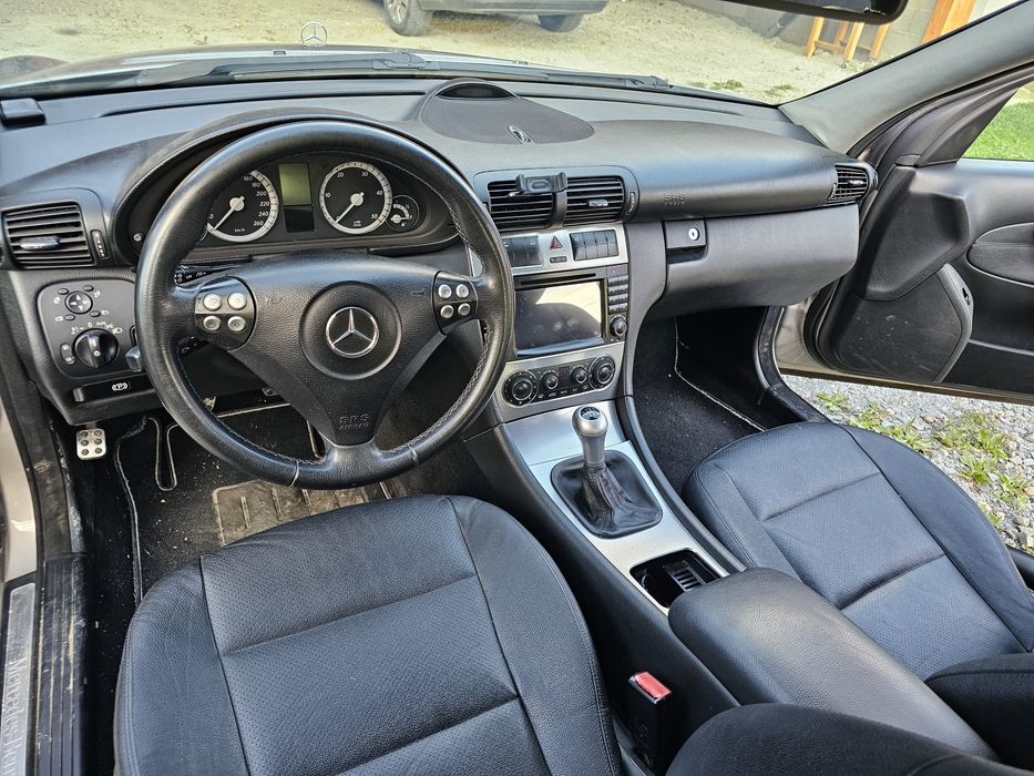 Vând Mercedes-Benz C220 CDI Avantgarde 2.2 Diesel – 150 CP – 2007