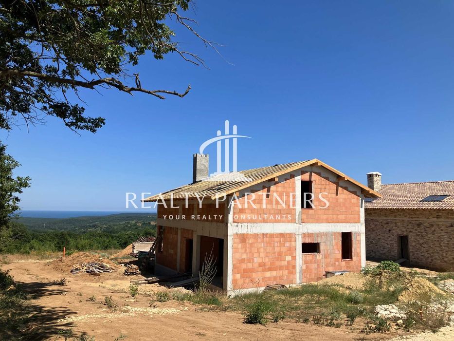 Къща с 3 спални, гараж и морски изглед – с. Приселци, обл. Варна