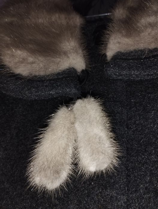 Айоллар палтоси сотилади