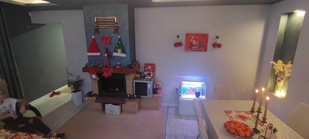 Продавам двуетажна къща