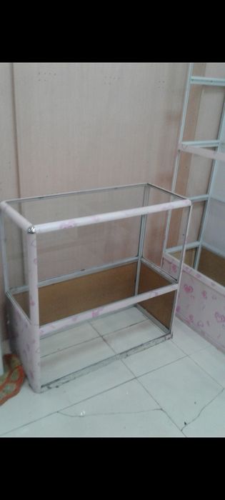 Продам витрины и прилавки