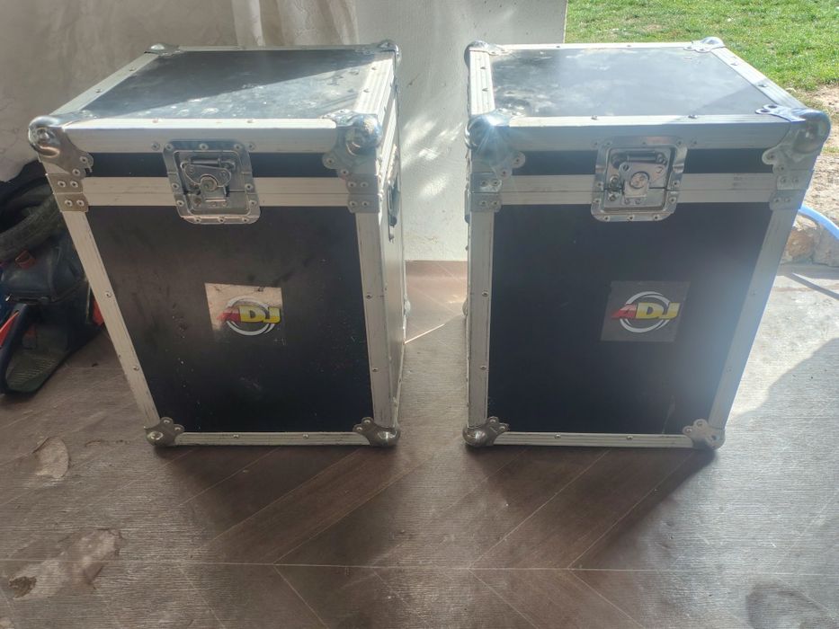 American DJ (ADJ) DJ Spot 300 – cap mobil tip moving head spot pentru iluminat de scenă și evenimente.