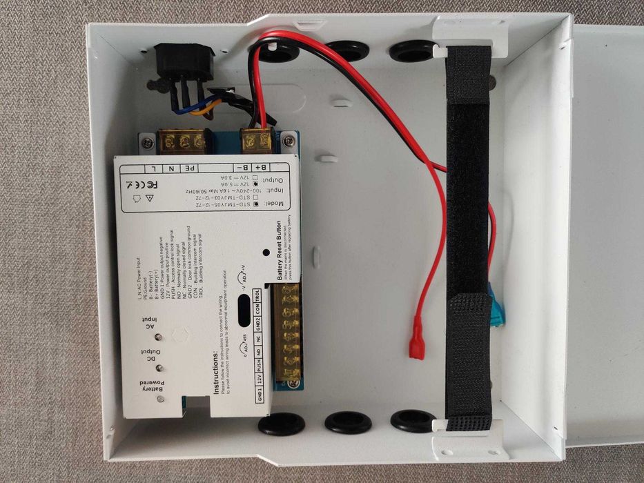 Sursa de alimentare 5A cu back up pentru sisteme de interfon de bloc