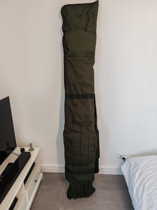 Vând husa lansete daiwa