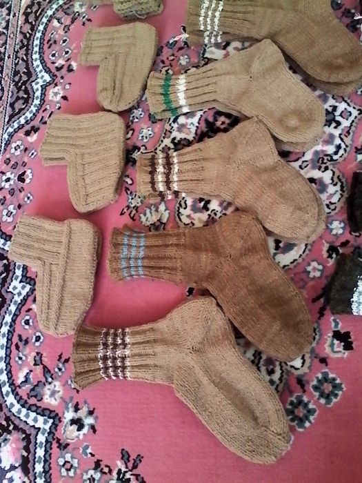 Ciorapi lână,botosi,cipici.Noi.