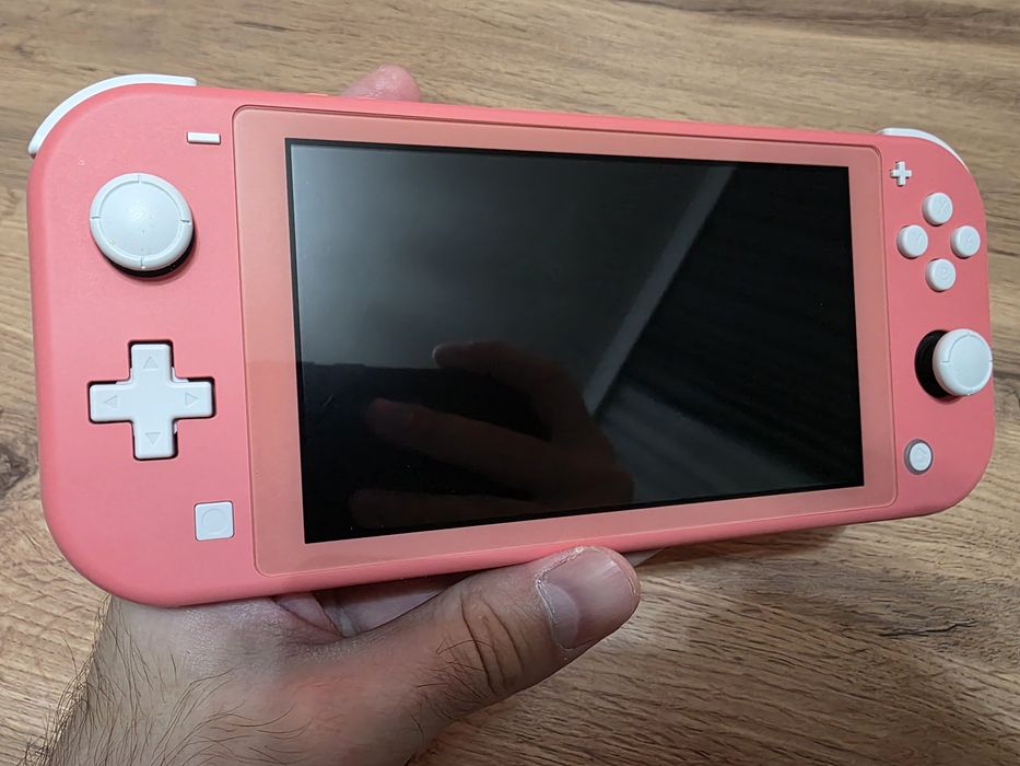 Игровая приставка Nintendo Switch Lite (не прошитая)