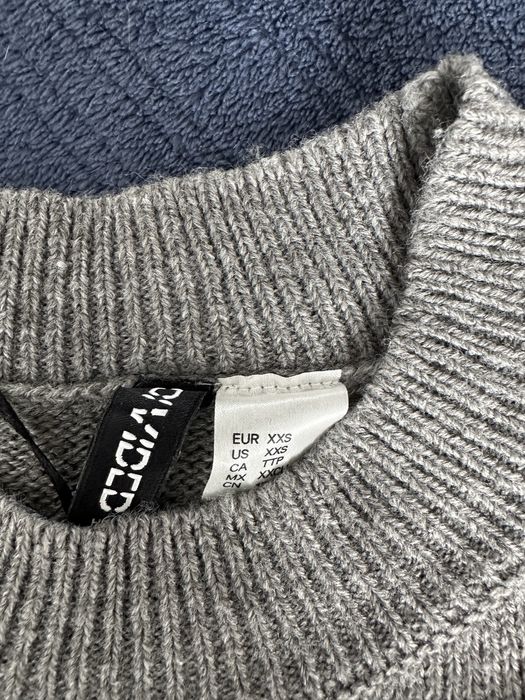 Продавам пакет дрехи за момиче 12–13 г. Възможен е разумен коментар.