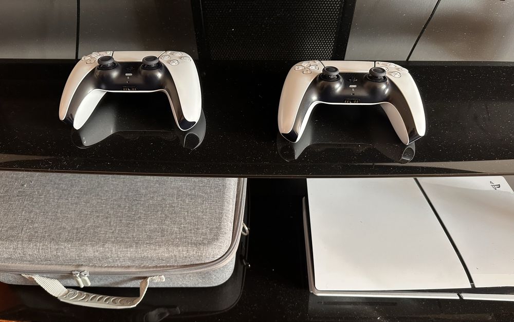 PlayStation 5 slim (Ленгер Плейстейшен)