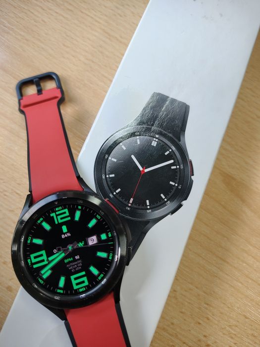 Ceas Samsung Galaxy Watch 4 classic 46 mm și curea Two tone Sport Band M/L