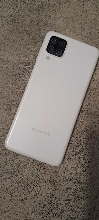 Продавам Samsung Galaxy A12