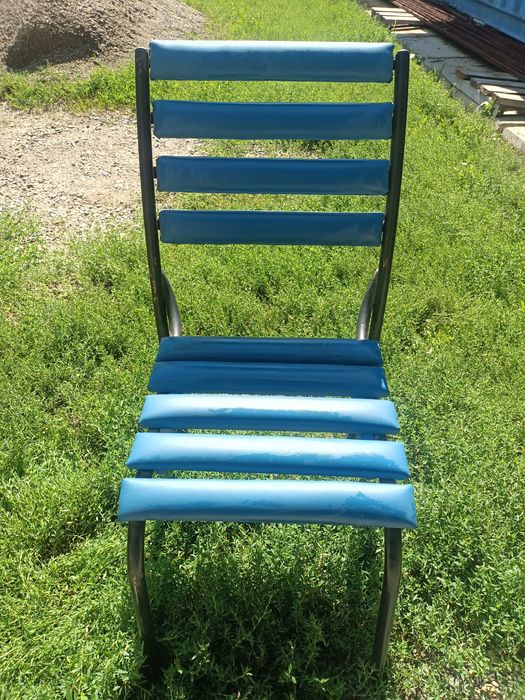 Продам стулья новые