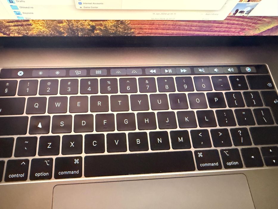 MacBook Pro 15” Touch Bar/i7/16GB/SSD 1TB/Baterie 178 cicluri