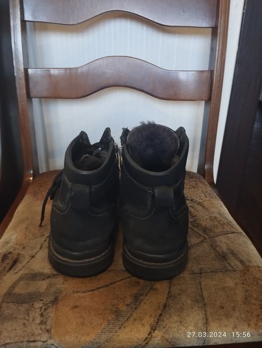 Продам мужские зимние ботинки