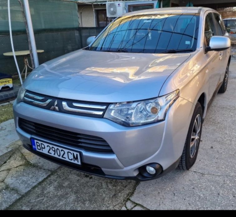 Mitsubishi Outlander 3 -2.2-DI-D-150кс-2015г
