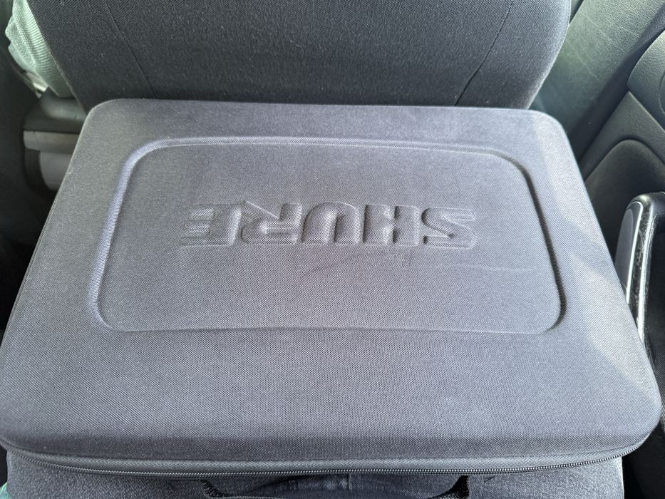 Se vând doua sisteme wirelles Shure BLX14 pentru instrumente si un microfon T bone Lucan (trompeta,saxofon, clarinet, trombon, tarabană, tobe)