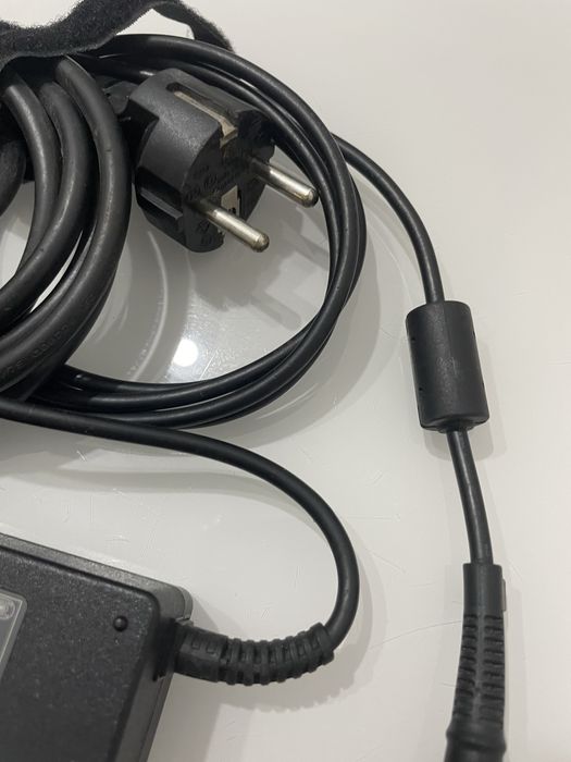 Продаю зарядное устройство для компьютера.