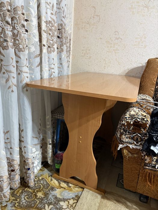 Продам стол (может кому на дачу)