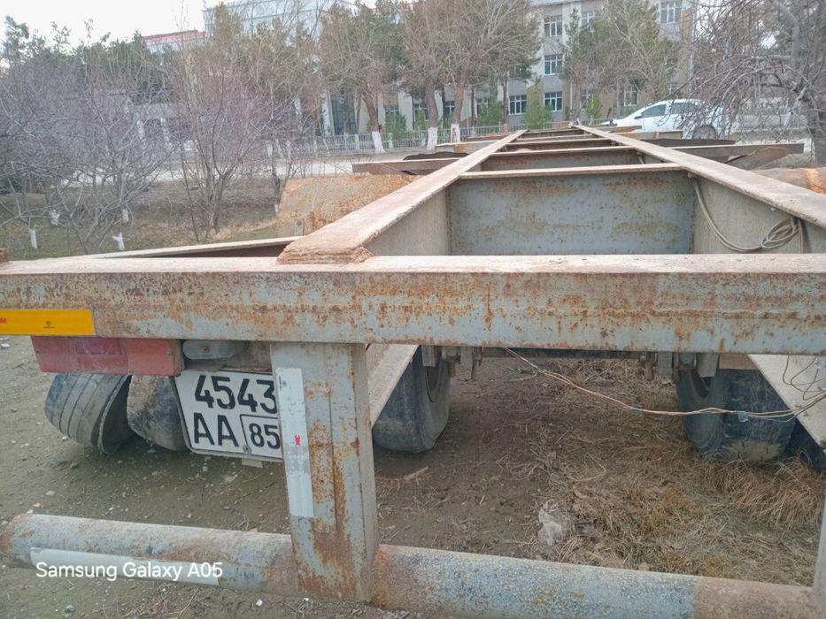Контейнеровоз полуприцеп сотилади. Продаётся контейнеровоз полуприцеп.